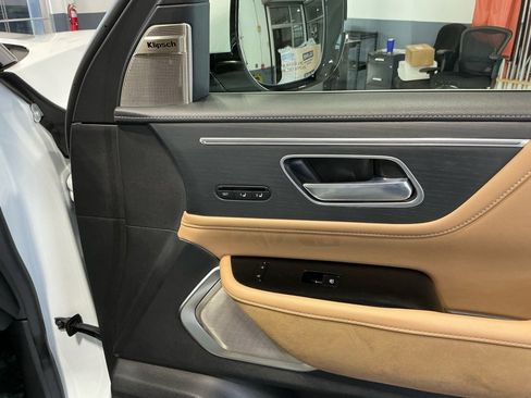 Used 2025 INFINITI QX80 Sensory image 45