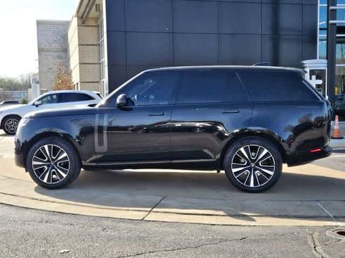 Used 2025 Land Rover Range Rover SE image 5