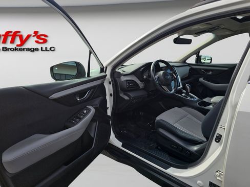 Used 2021 Subaru Outback Premium image 19