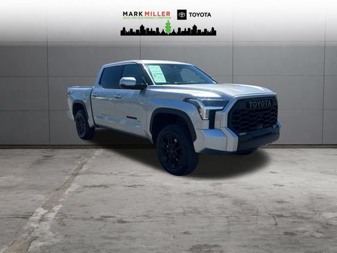 Used 2022 Toyota Tundra SR5 w/ Advanced Technology Package AWD/4WD image 7