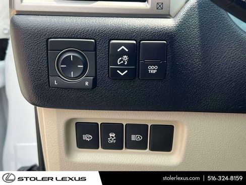 Used 2020 Lexus GX 460 Premium w/ Premium Package AWD/4WD image 27