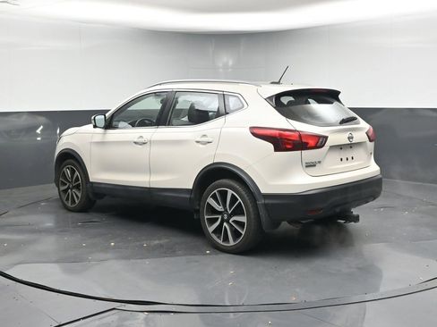 Used 2017 Nissan Rogue Sport SL image 3