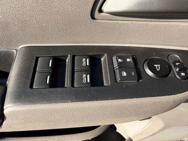 Used 2012 Honda Odyssey Touring Elite image 19