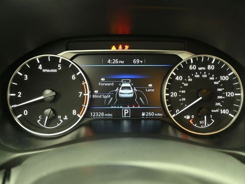 Used 2024 Nissan Altima 2.5 SV FWD image 13