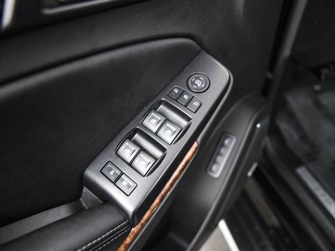 Used 2015 Chevrolet Suburban LTZ image 10