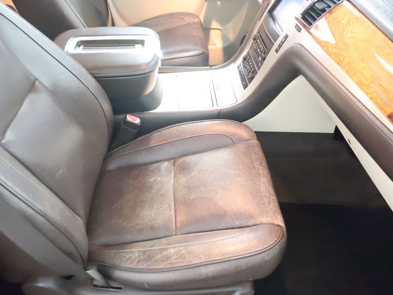 Used 2014 Cadillac Escalade Platinum AWD/4WD image 53