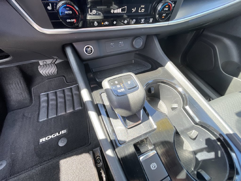 Used 2023 Nissan Rogue SV w/ SV Premium B Package FWD image 16