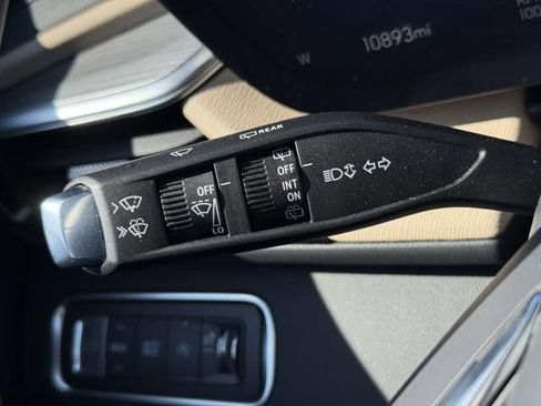 Used 2025 Buick Enclave Preferred w/ Super Cruise Package image 23