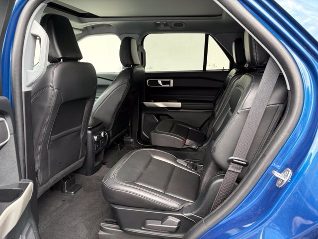 Used 2021 Ford Explorer XLT w/ Equipment Group 202A AWD/4WD image 11