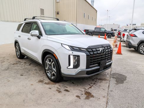 Used 2024 Hyundai Palisade Limited image 5