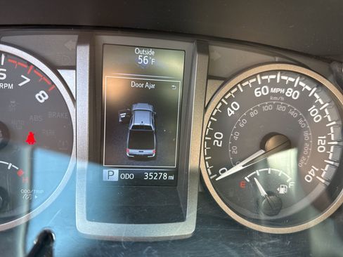 Used 2021 Toyota Tacoma TRD Off-Road w/ Technology Package image 23