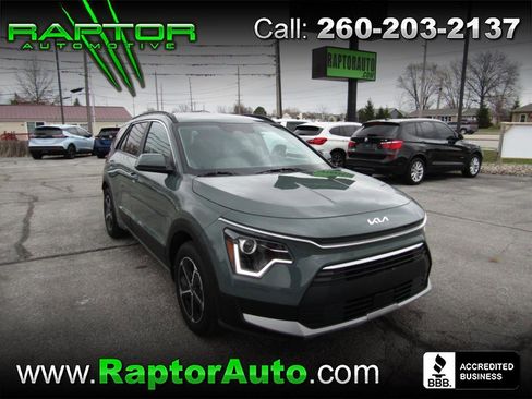 Used 2024 Kia Niro EX image 1