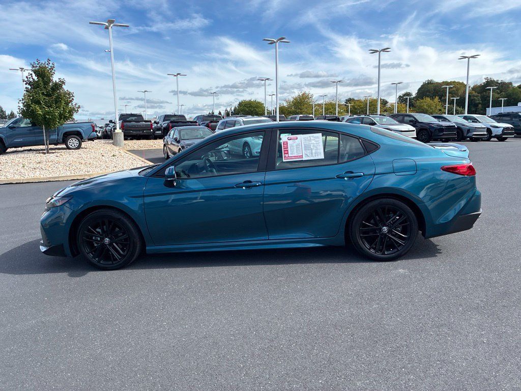 Used 2025 Toyota Camry SE FWD image 15