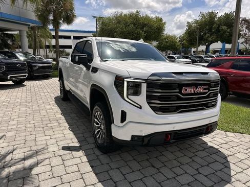 Used 2022 GMC Sierra 1500 AT4 w/ AT4 Premium Package AWD/4WD image 17