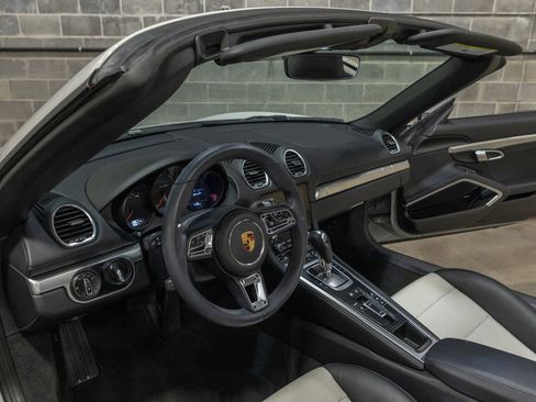 Used 2021 Porsche 718 Boxster RWD image 51