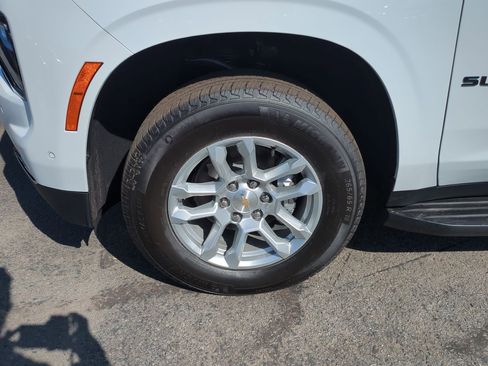 New 2026 Chevrolet Suburban LT w/ Comfort Package image 33