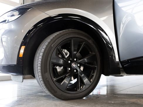 Used 2022 Buick Envision Essence w/ Sport Touring Package image 9