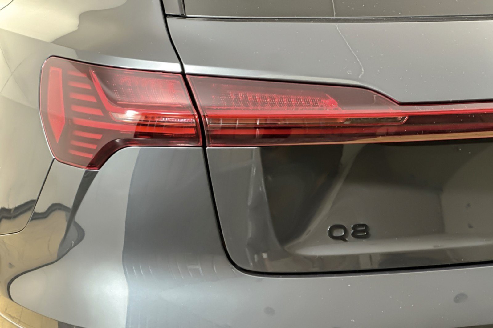 Used 2024 Audi Q8 e-tron Premium Plus w/ Premium Plus Package AWD/4WD image 26