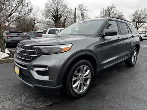 Certified 2022 Ford Explorer XLT w/ Equipment Group 202A image 9