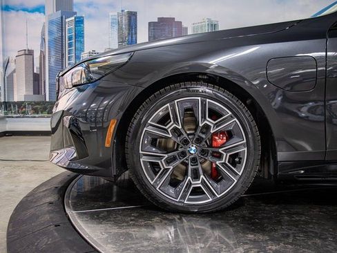 New 2026 BMW 550e xDrive image 7