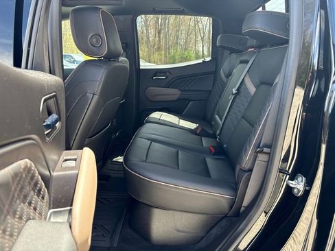 Used 2024 GMC Canyon Denali AWD/4WD image 18