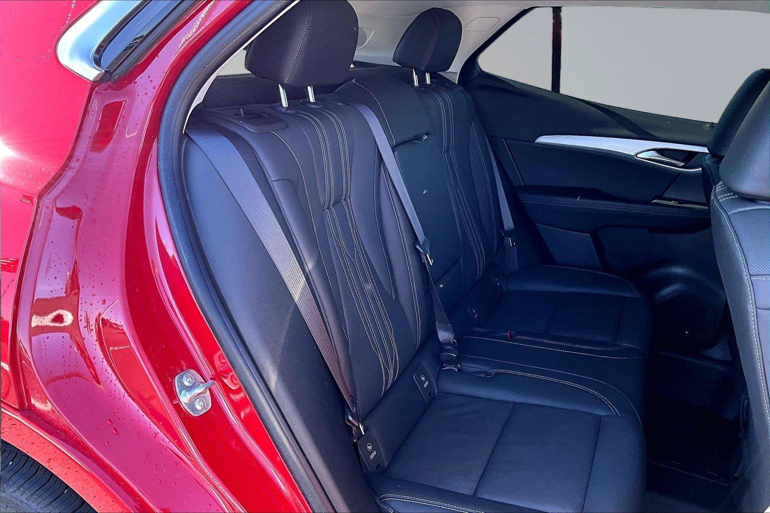 Used 2025 Buick Envision Avenir AWD/4WD image 28