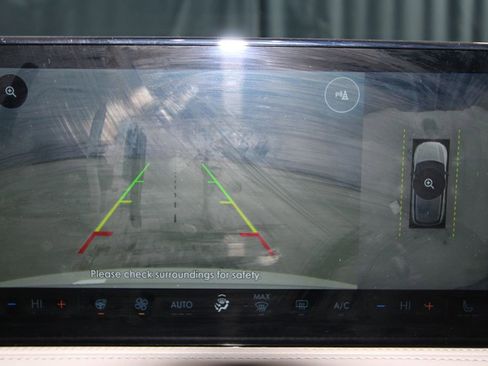 Used 2025 Lincoln Corsair AWD w/ Equipment Group 101A image 13