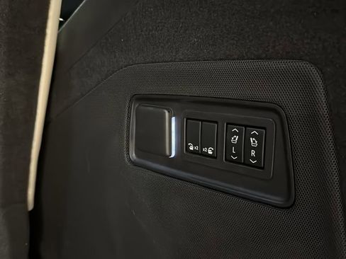 Used 2023 Cadillac Escalade Sport w/ LPO, ONYX Package image 12