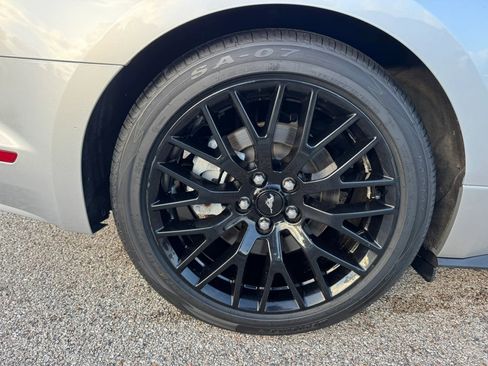 Used 2015 Ford Mustang GT RWD image 15