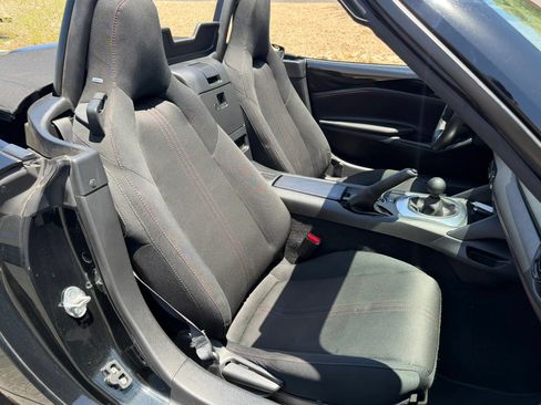 Used 2016 MAZDA MX-5 Miata Club RWD image 16