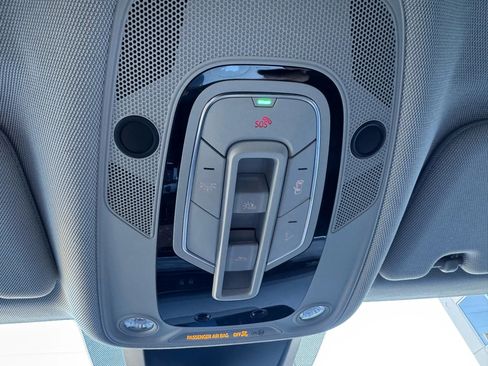 Used 2021 Audi e-tron Premium Plus w/ Premium Plus Package image 46