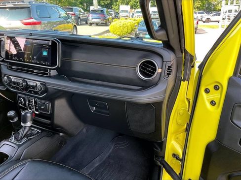 Used 2024 Jeep Wrangler Unlimited Sahara AWD/4WD image 13