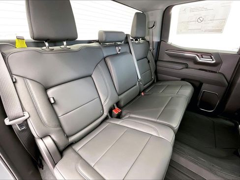 New 2026 GMC Sierra 1500 SLT image 10