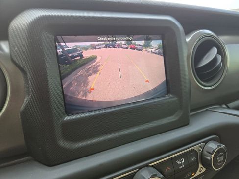 Used 2023 Jeep Wrangler Sport AWD/4WD image 12