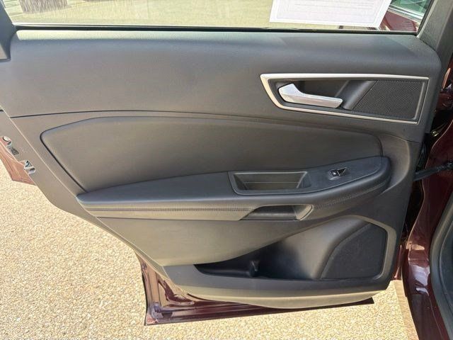 Used 2021 Ford Edge SEL AWD/4WD image 14