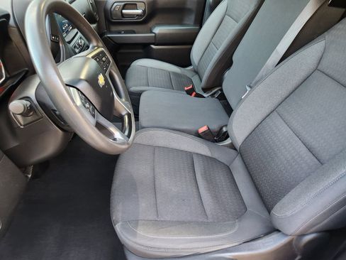 Used 2022 Chevrolet Silverado 2500 Custom w/ Custom Value Package image 13