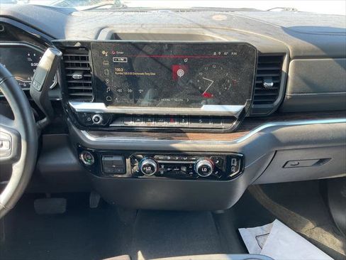 Used 2023 GMC Sierra 1500 SLE AWD/4WD image 27