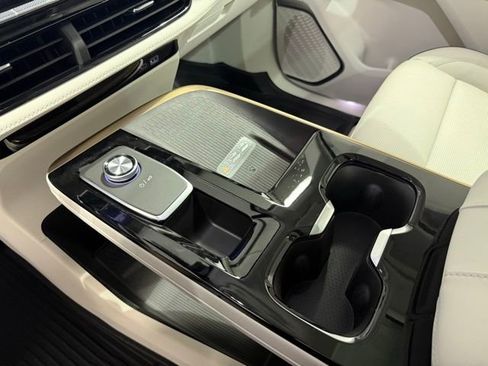 New 2026 Buick Enclave Avenir w/ Super Cruise Package FWD image 25