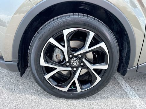 Certified 2021 Toyota C-HR XLE FWD image 18
