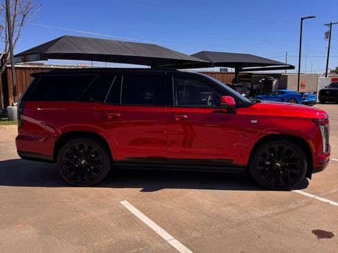 Used 2025 Cadillac Escalade Sport Platinum w/ LPO, ONYX Package image 9