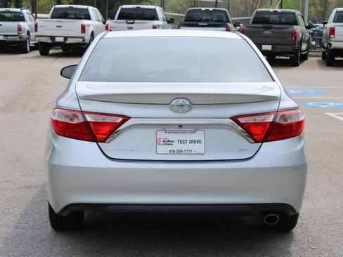 Used 2015 Toyota Camry SE image 7