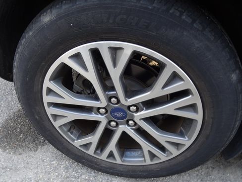 Used 2021 Ford Escape SEL w/ Technology Package image 9