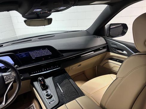 Used 2023 Cadillac Escalade Premium Luxury image 36