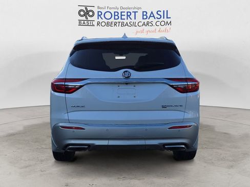 Used 2018 Buick Enclave Essence image 4