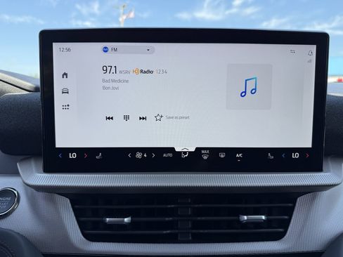 New 2025 Ford Explorer Active image 3