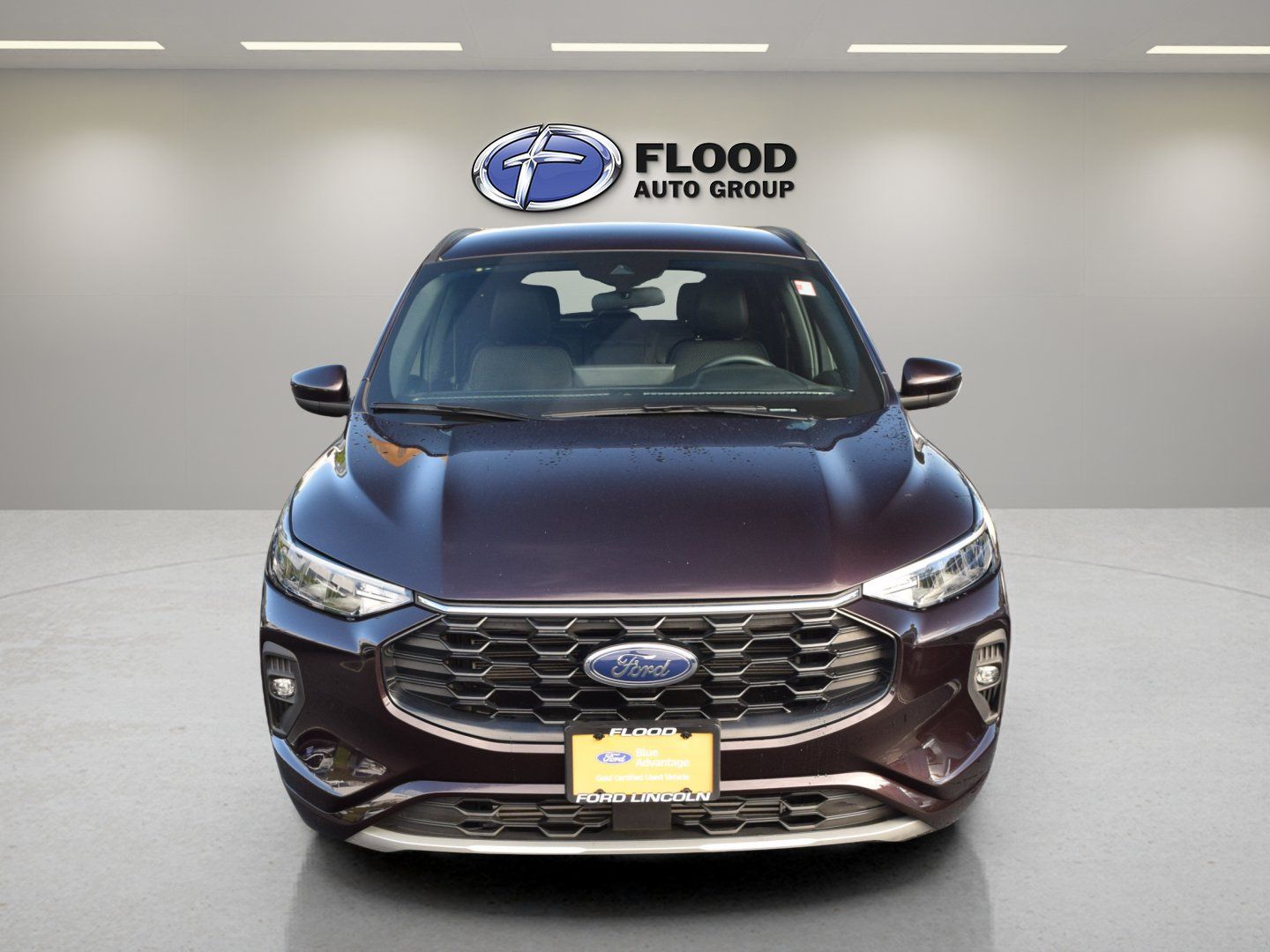 Used 2023 Ford Escape ST-Line Select w/ Tech Pack #1 AWD/4WD image 2