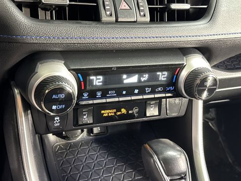 Used 2020 Toyota RAV4 XSE w/ All Weather Liner Package AWD/4WD image 33
