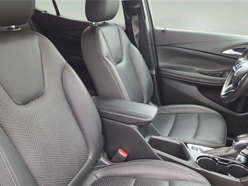 Used 2021 Buick Encore GX Essence w/ Advanced Technology Package image 16