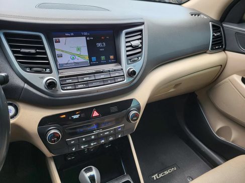 Used 2018 Hyundai Tucson SEL Plus FWD image 19