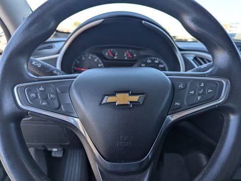 Used 2018 Chevrolet Malibu LS image 20